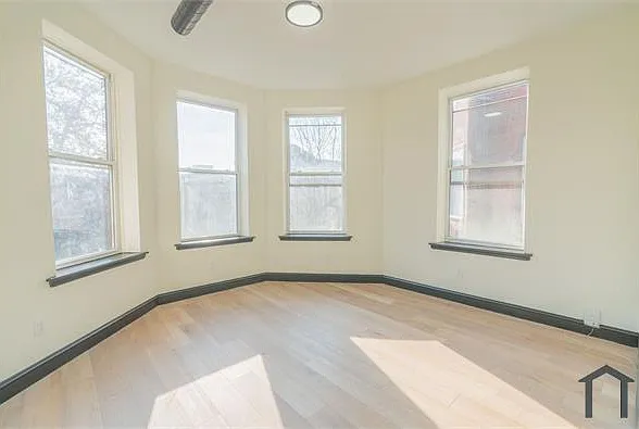 2 bed, 750 sqft, $1,550 — Photo 2