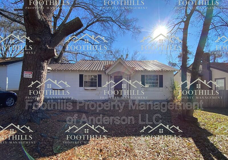 1st image of 104 Frances St