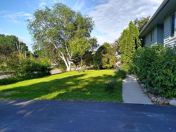 front walk from driveway