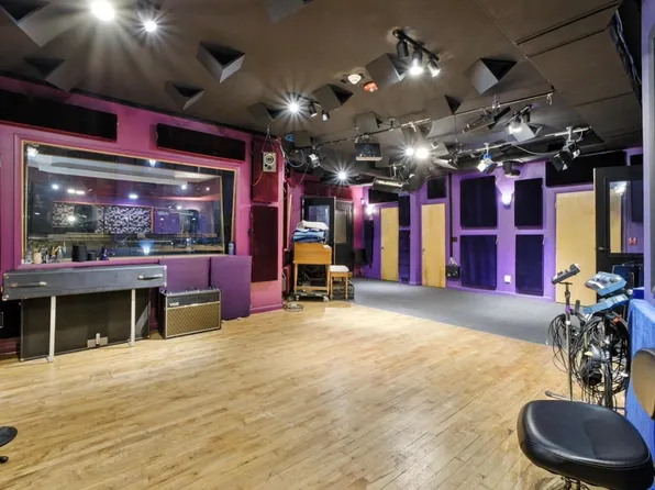 514 Monastery Place image 4 of 46