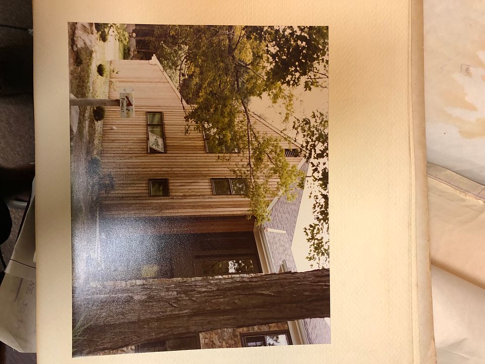 2nd image of 679 Woodglen Rd