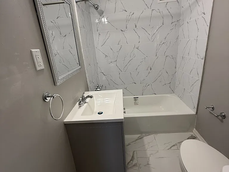 4132 Longshore Ave #3F — Photo 9