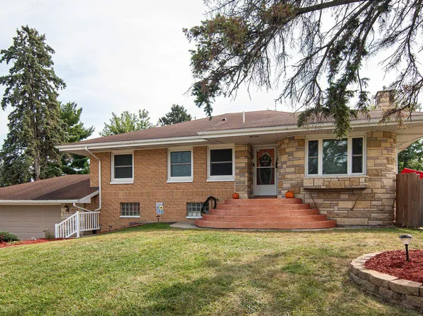 10080 Boleyn Rd, Dubuque, IA 52001