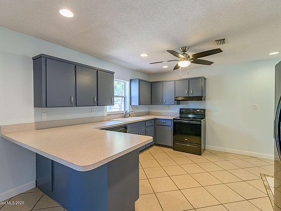 5th image of 240 Cinnamon Dr