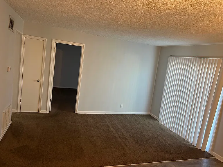 2340 Crissey Dr #8D — Photo 4