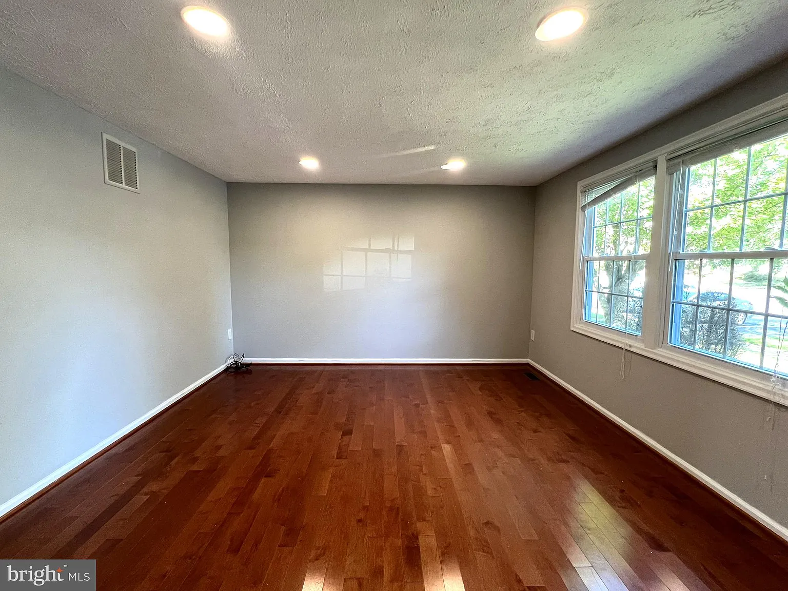 3 bed, 3.5 bath, 1534 sqft, $2,800 — Photo 3