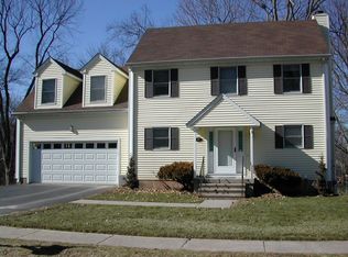 84 Clarence Ct, Middletown, CT 06457