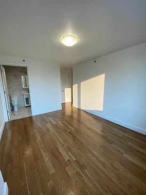 Rented by Marquis Real Estate Services | media 17