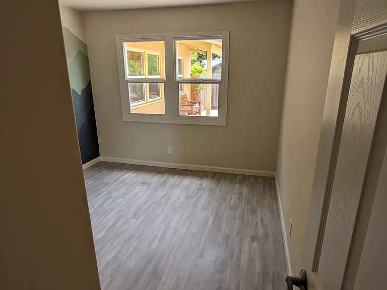 109 La Verne Ave — Photo 12