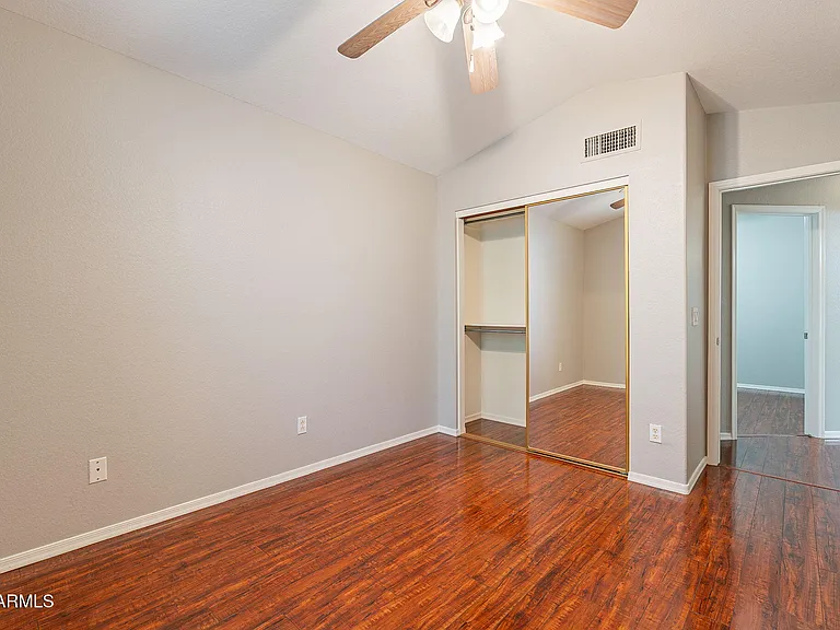 491 E Devon Dr — Photo 23