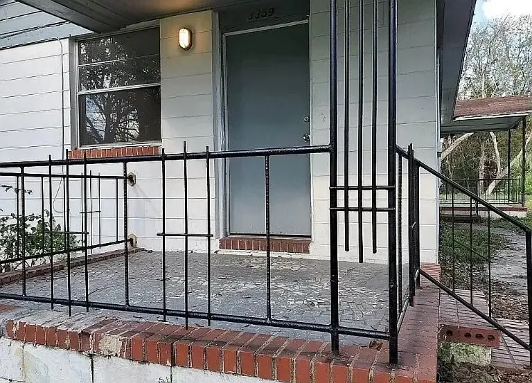 3359 Columbus Ave — Photo 2