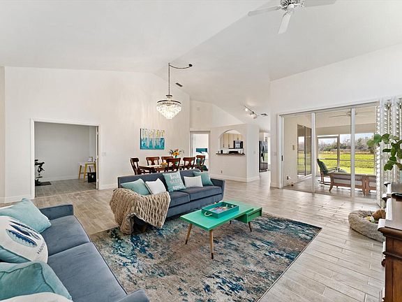 5th image of 504 Sabal Palm Ln