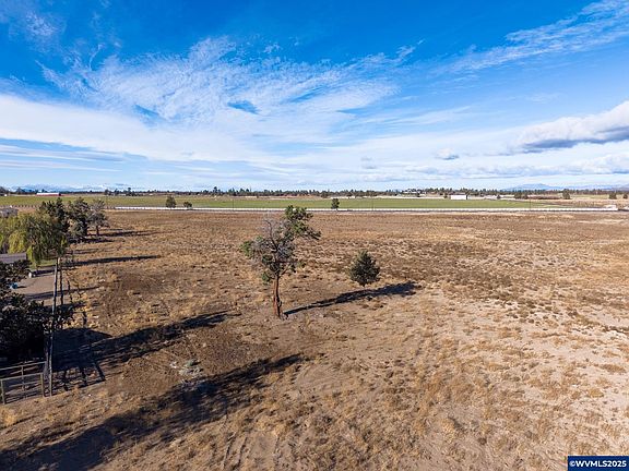 3rd image of 23669 Dodds Rd