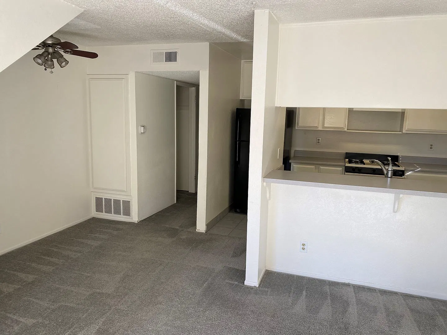 Quaint Beach Apartment! — Photo 3