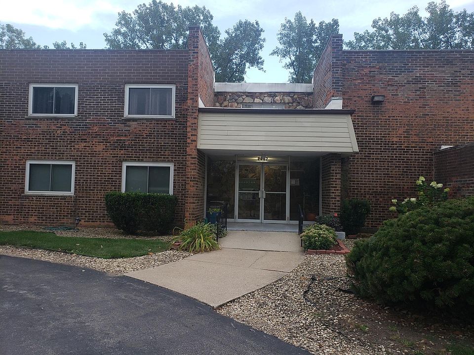 1st image of 2807 Willow Rd APT 103