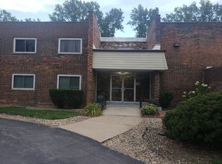 2807 Willow Rd APT 103, Homewood, IL 60430