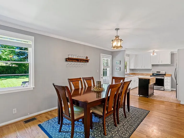 623 Elaine Dr — Photo 5