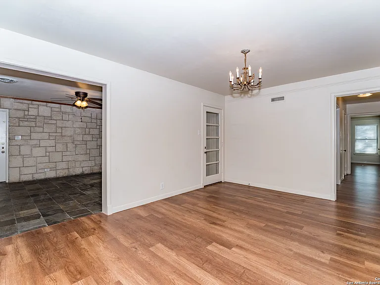 339 E Nottingham Dr — Photo 6