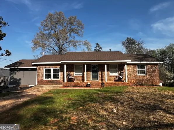 8165 Laurel Dr SW, Covington, GA 30014