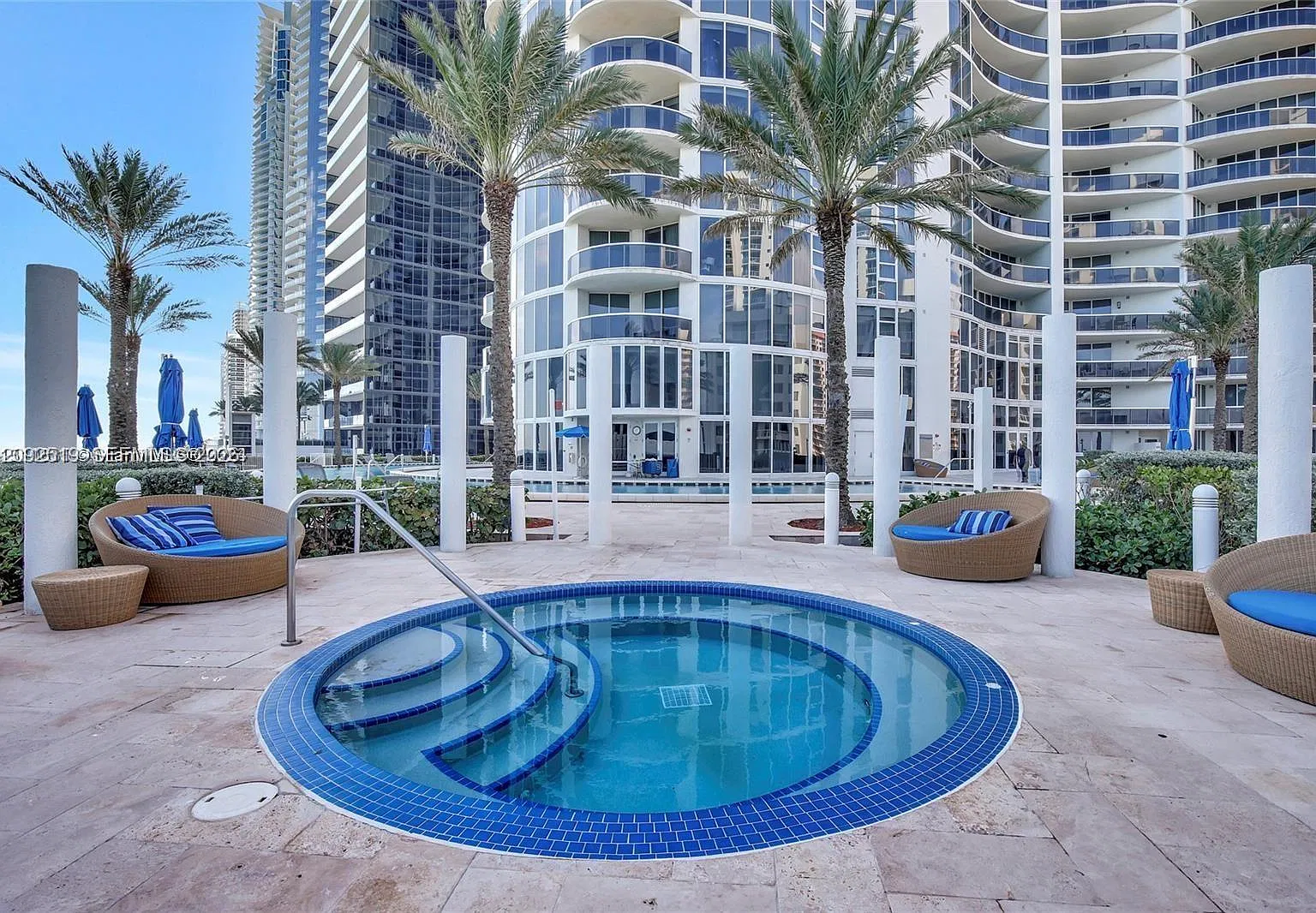 Ocean Four Condo — Photo 4