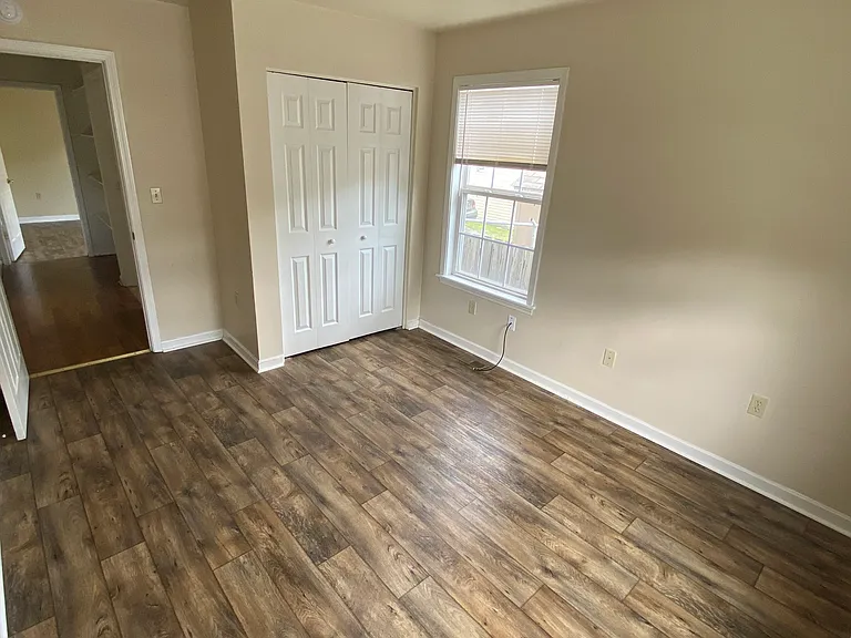 1727 Baird St — Photo 7
