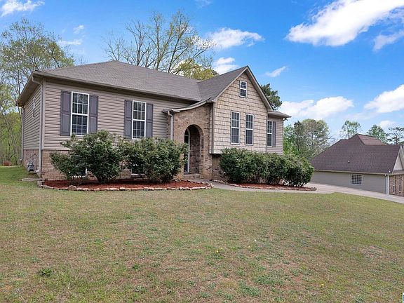 2nd image of 300 Quail Ridge Rd