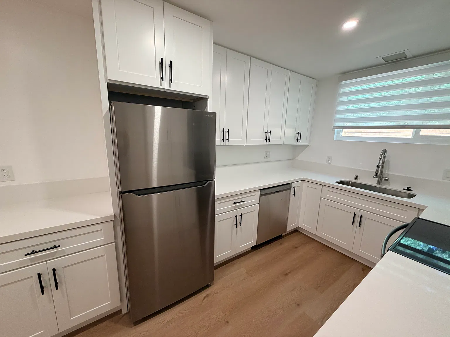 1 bed, 680 sqft, $2,100 — Photo 2