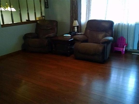 3rd image of 559 Kittle St
