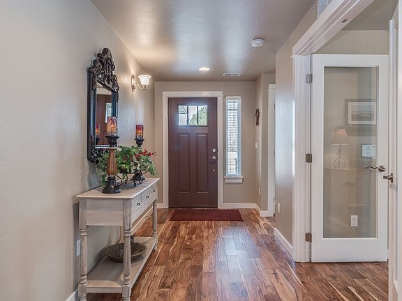 4th image of 507 W Thornwood St