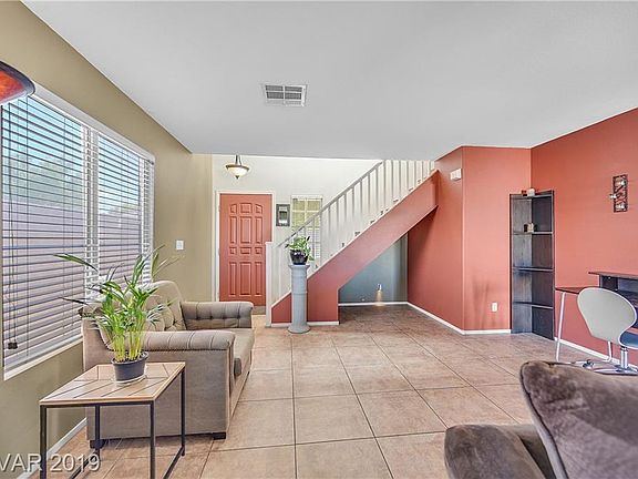 3rd image of 8372 Silverdale Ave