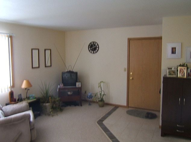 2nd image of 1701 La Crescent St APT 137