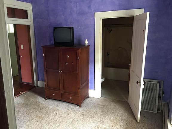 5th image of 303 E Main St
