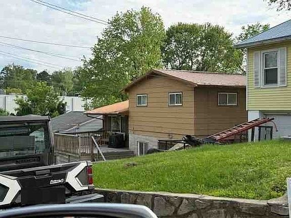 4th image of 160 Circle Dr