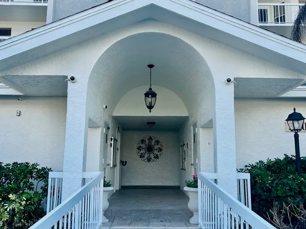 340 Horse Creek Dr, Naples, FL