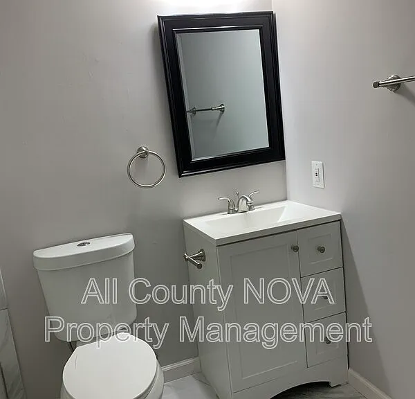 1611 Carriage House Ter #D — Photo 12