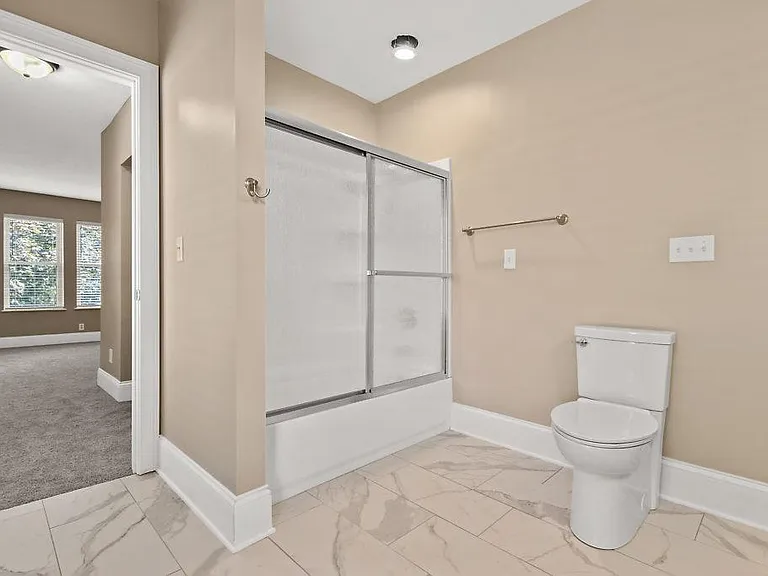 1131 Franklin Ave — Photo 9