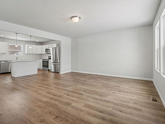 5th image of 48605 Silver Oaks Blvd