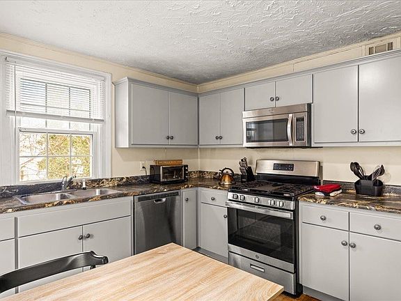 5th image of 761 King St