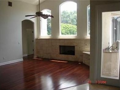 2nd image of 821 Venturi Ct