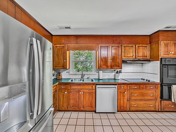 5th image of 3368 Dawn Cir