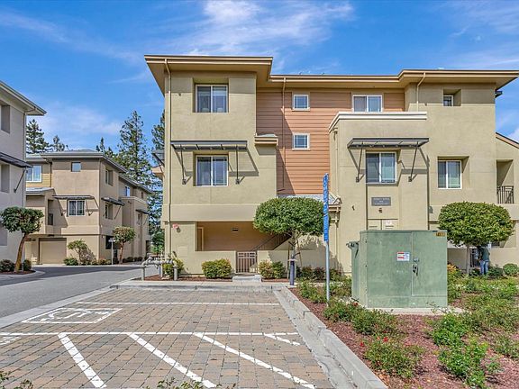 3rd image of 3751 Klamath Ln