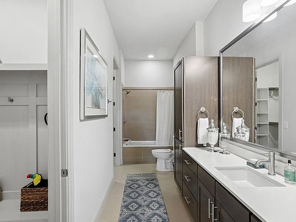 4th image of 4646 McKinney Ave APT 604