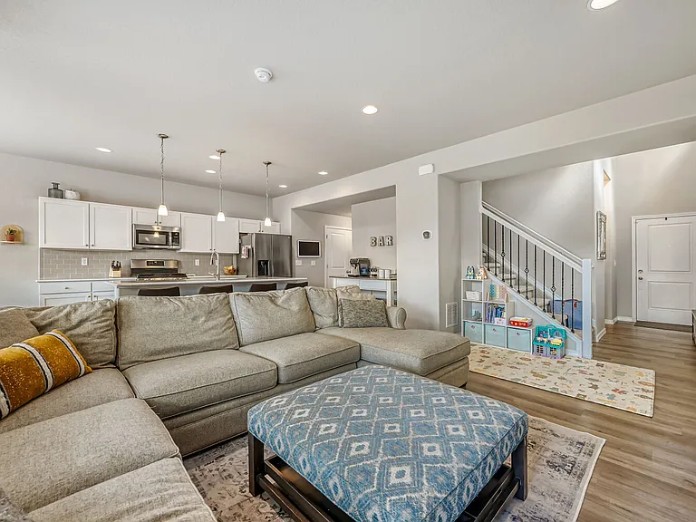 8116 Kittrick Pl — Photo 3
