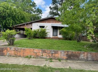 912 Summit St, McComb, MS 39648