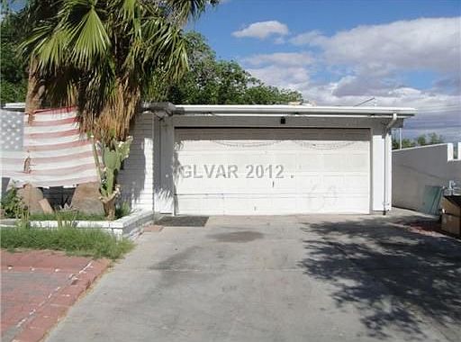 1st image of 3010 La Canada St