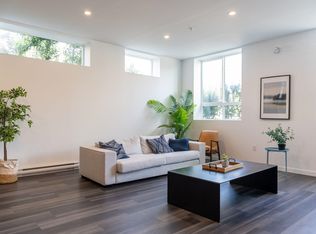 13628 81a Ave #413, Surrey, BC V3W3E2