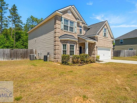 5th image of 212 Fairview Dr NE