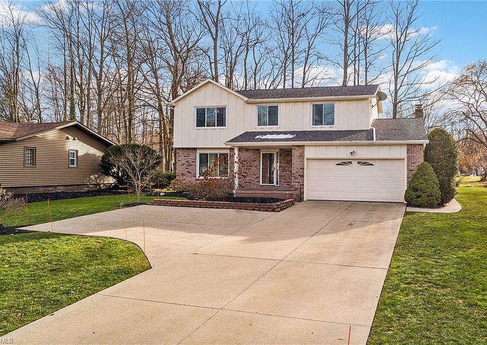 1st image of 31560 Crabtree Ln