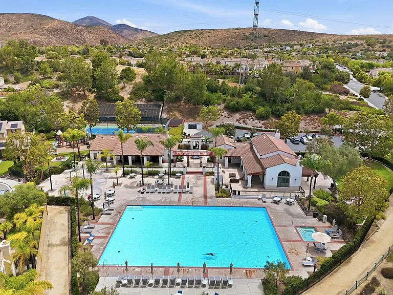 344 Plaza Los Osos — Photo 27