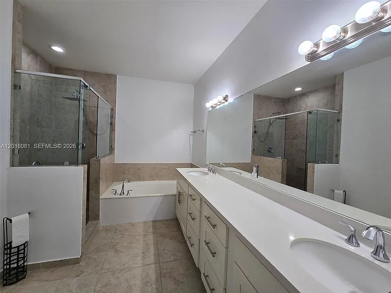5810 NW 104th Path #5810 — Photo 39